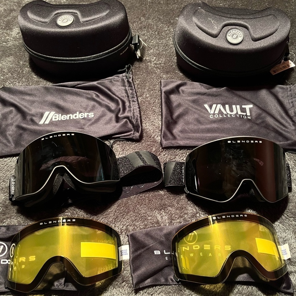 2 BLENDERS SNOW GOGGLES! Details in Photos. LIKE NEW!!!